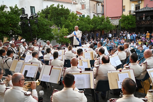 La Banda Musicale dell’Esercito Italiano omaggia a Giffoni i Maestri Morricone e Piovani