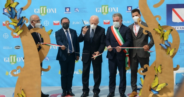 The cry of joy of #Giffoni50Plus, De Luca to the young people: 