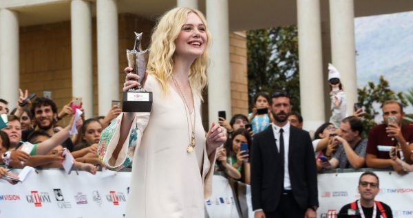 Elle Fanning: &quot;What a gift to visit Giffoni! I dream of being a juror too&quot;
