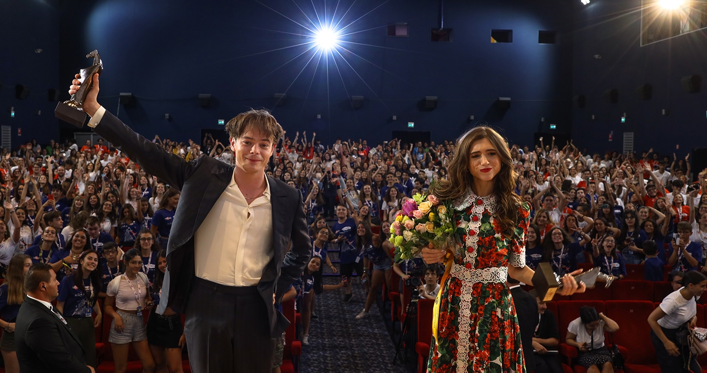 “You’re Amazing”: Charlie Heaton And Natalia Dyer’s Greeting To Giffoni 2019 Jurors