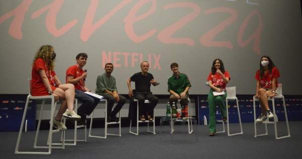 The story of a compulsory medical treatment: at Giffoni “Tutto chiede salvezza”, the new Netflix serie