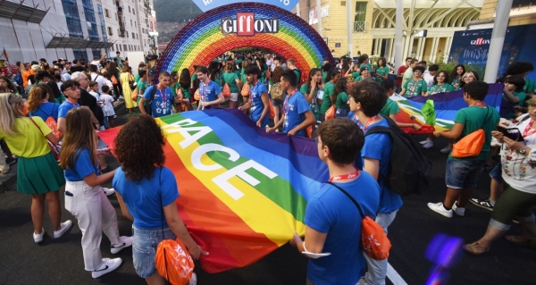 #GiffoniForPeace, a colourful welcome in the name of peace