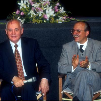 32. Claudio Gubitosi Con Il Premio Nobel Mikhail Gorbaciov
