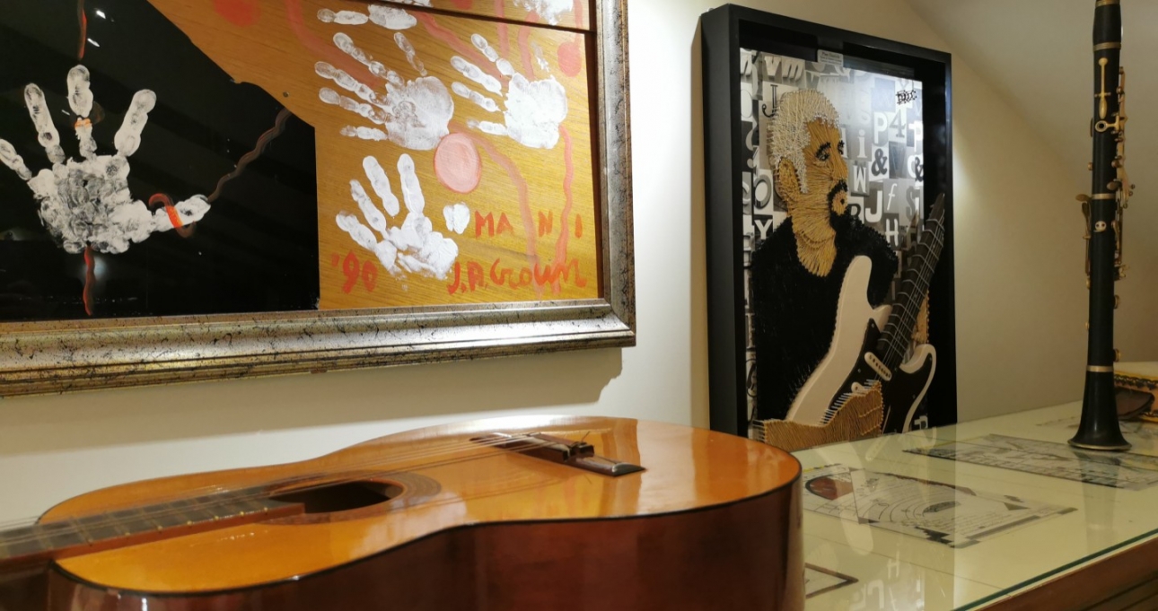 “Sedici Modi Di Dire Ciao”, la visita al Pino Daniele Alive: un viaggio tra i ricordi più belli dell’artista con la guida di Alex Daniele