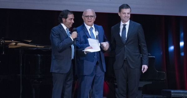 Premio Penisola Sorrentina a Claudio Gubitosi: “Bello vedere la Campania della cultura e del cinema sempre più protagonista”